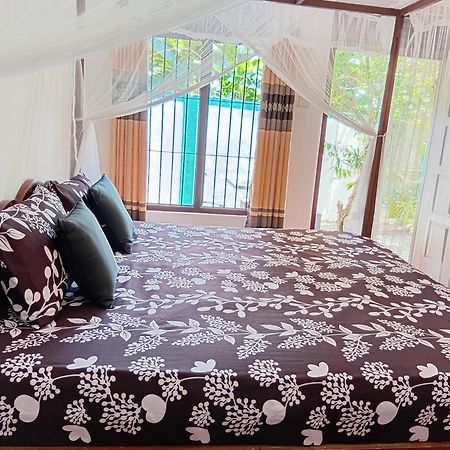 Bakery Family Guest House Mirissa Ngoại thất bức ảnh