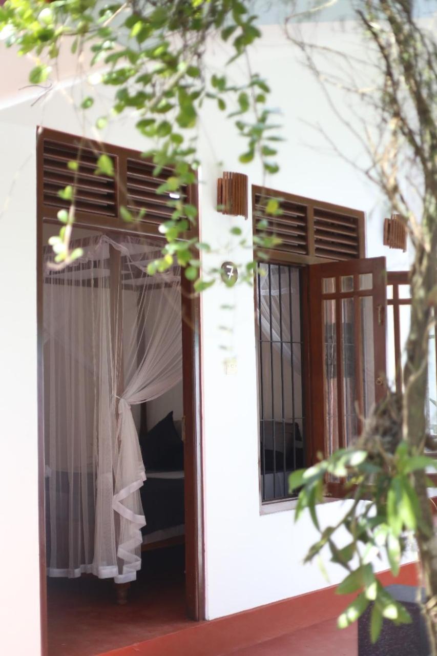 Bakery Family Guest House Mirissa Ngoại thất bức ảnh