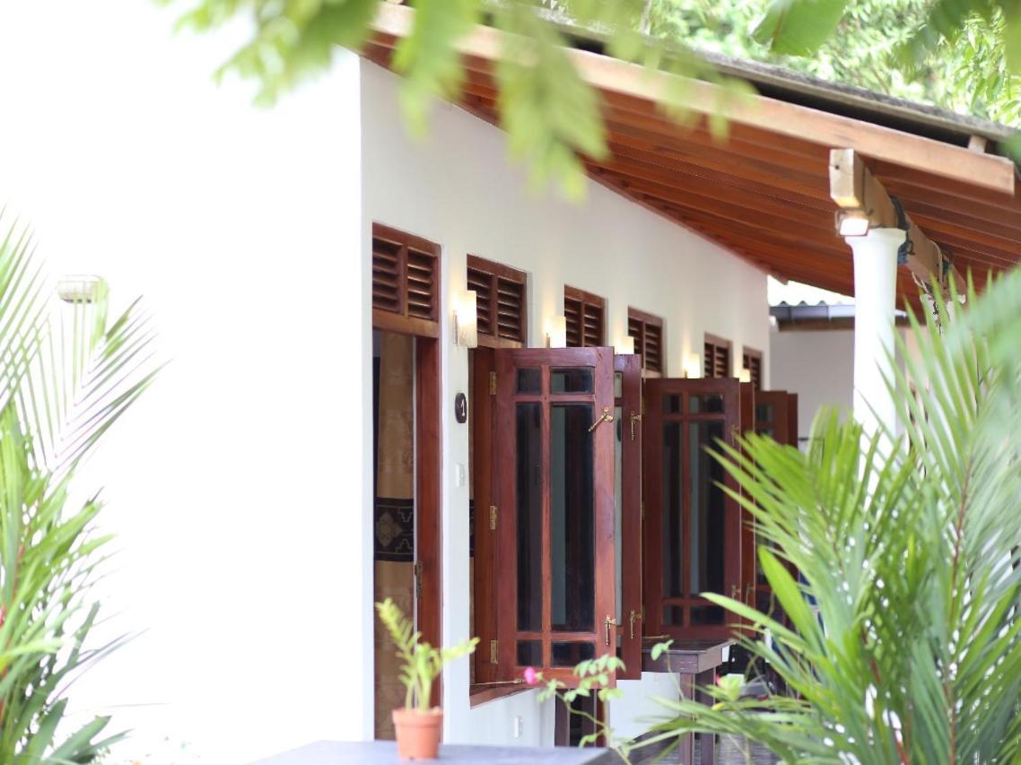 Bakery Family Guest House Mirissa Ngoại thất bức ảnh