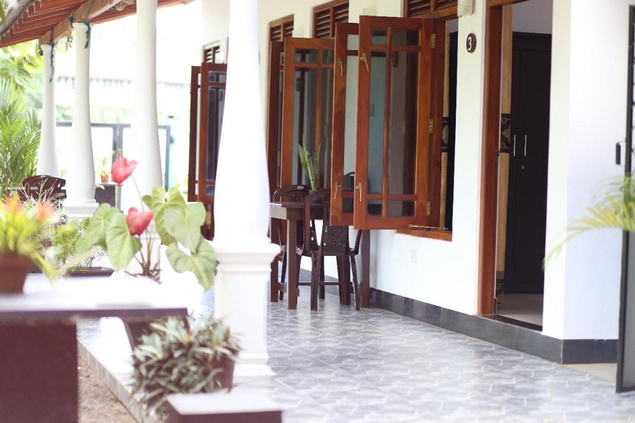 Bakery Family Guest House Mirissa Ngoại thất bức ảnh