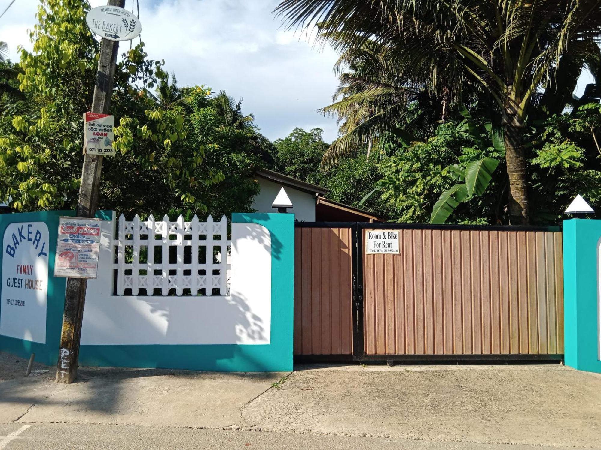 Bakery Family Guest House Mirissa Ngoại thất bức ảnh