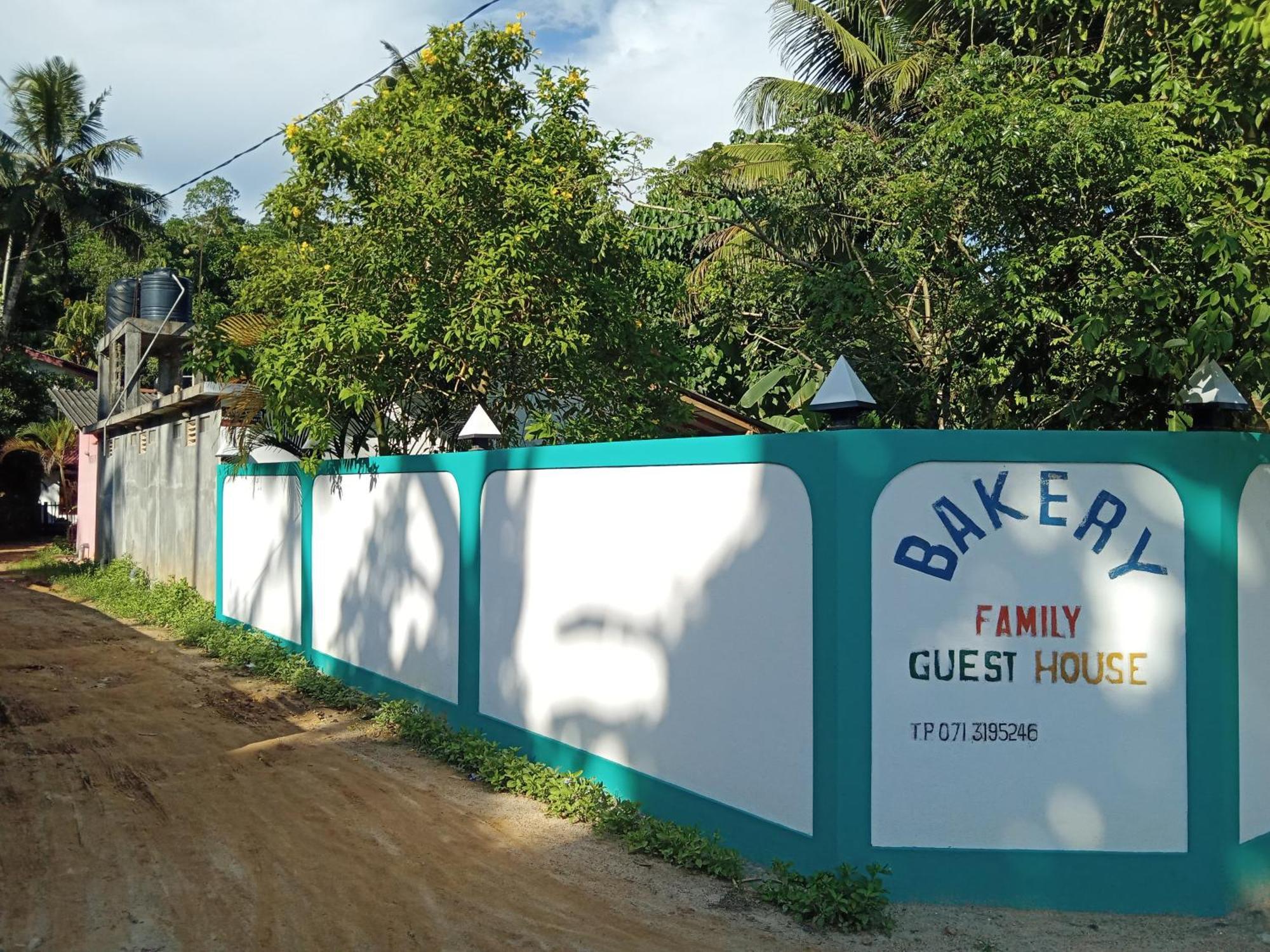 Bakery Family Guest House Mirissa Ngoại thất bức ảnh