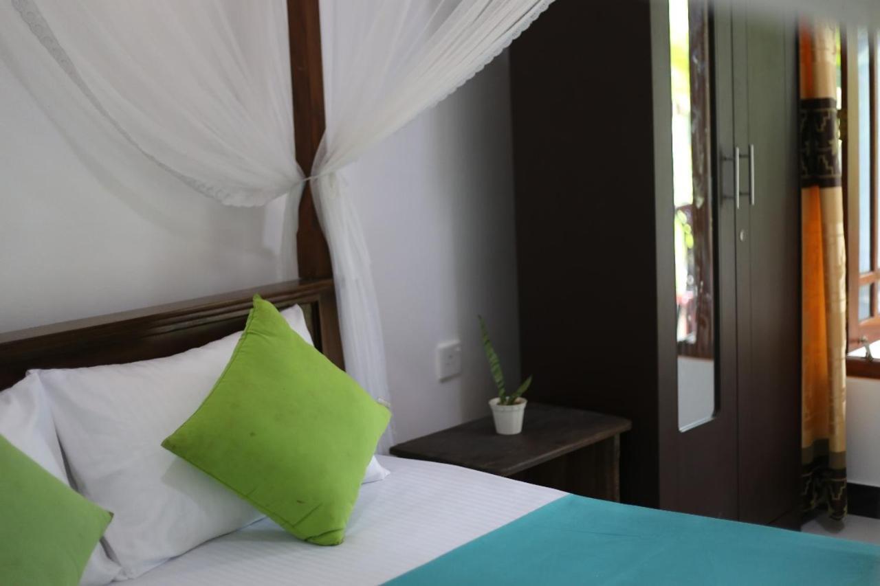 Bakery Family Guest House Mirissa Phòng bức ảnh