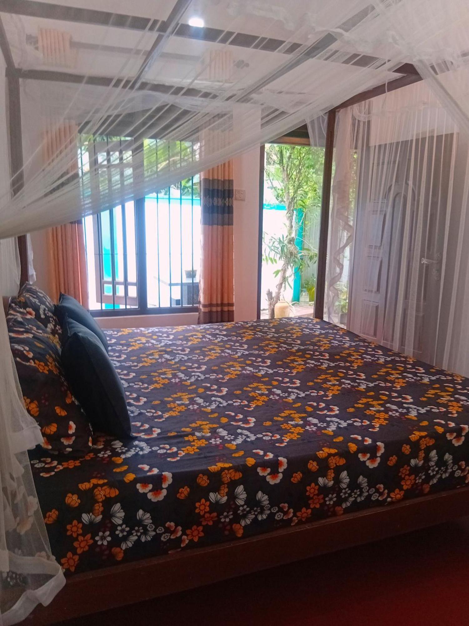 Bakery Family Guest House Mirissa Ngoại thất bức ảnh