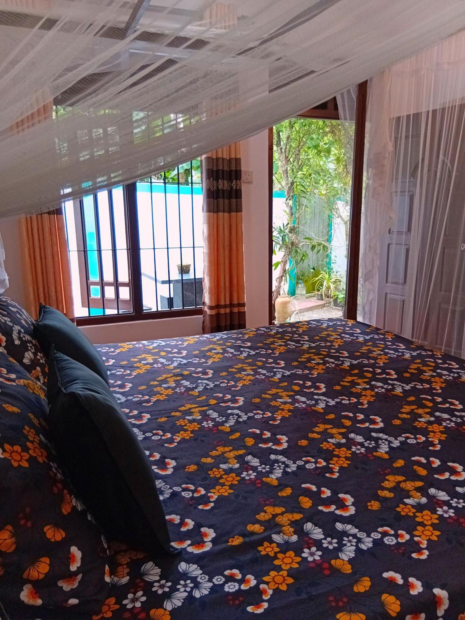 Bakery Family Guest House Mirissa Ngoại thất bức ảnh