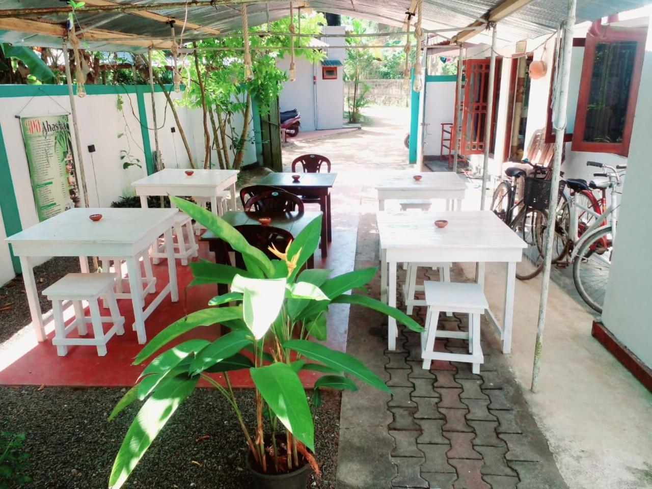 Bakery Family Guest House Mirissa Ngoại thất bức ảnh